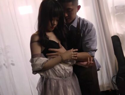 Nửa đêm nghệ nhân khéo tay thoả mãn với búp bê tình dục tự tay chế tác